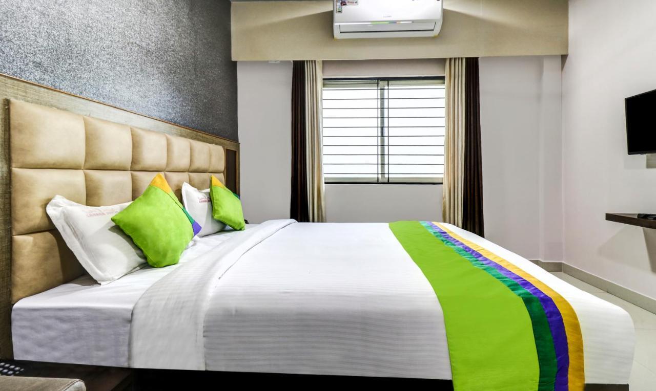 Treebo Sahara Suites 750 M From St Johns Medical College And Hospital Bangalore Exterior foto